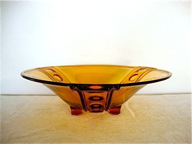 Large serving dish or amber-coloured compotier