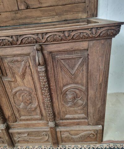 17th-century Gothic chest