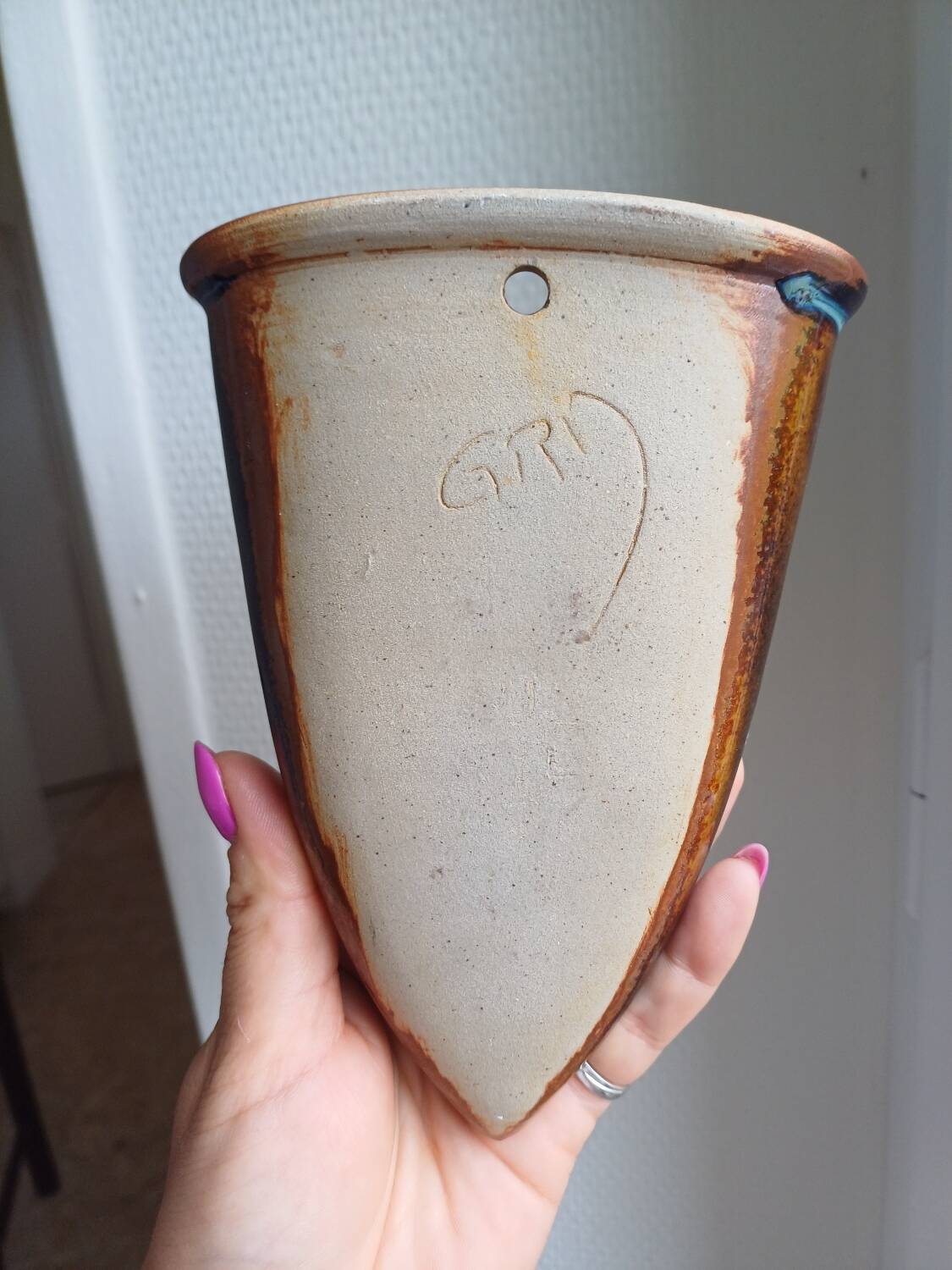 Jardinière murale vintage en céramique émaillée, signée