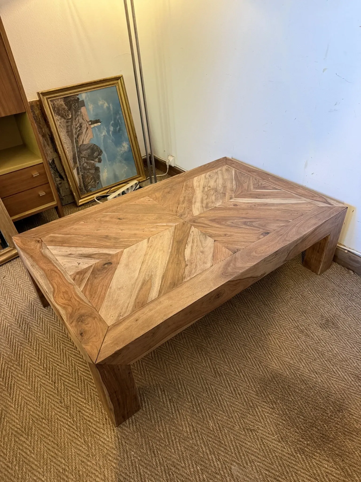 Large coffee table made of solid sheesham wood, with a diamond point marquetry top.