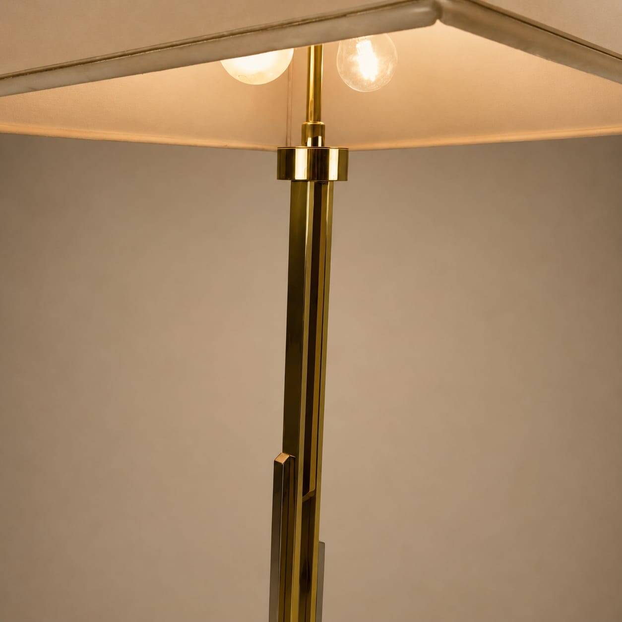 Large brass Hollywood Regency floor lamp, 1970s