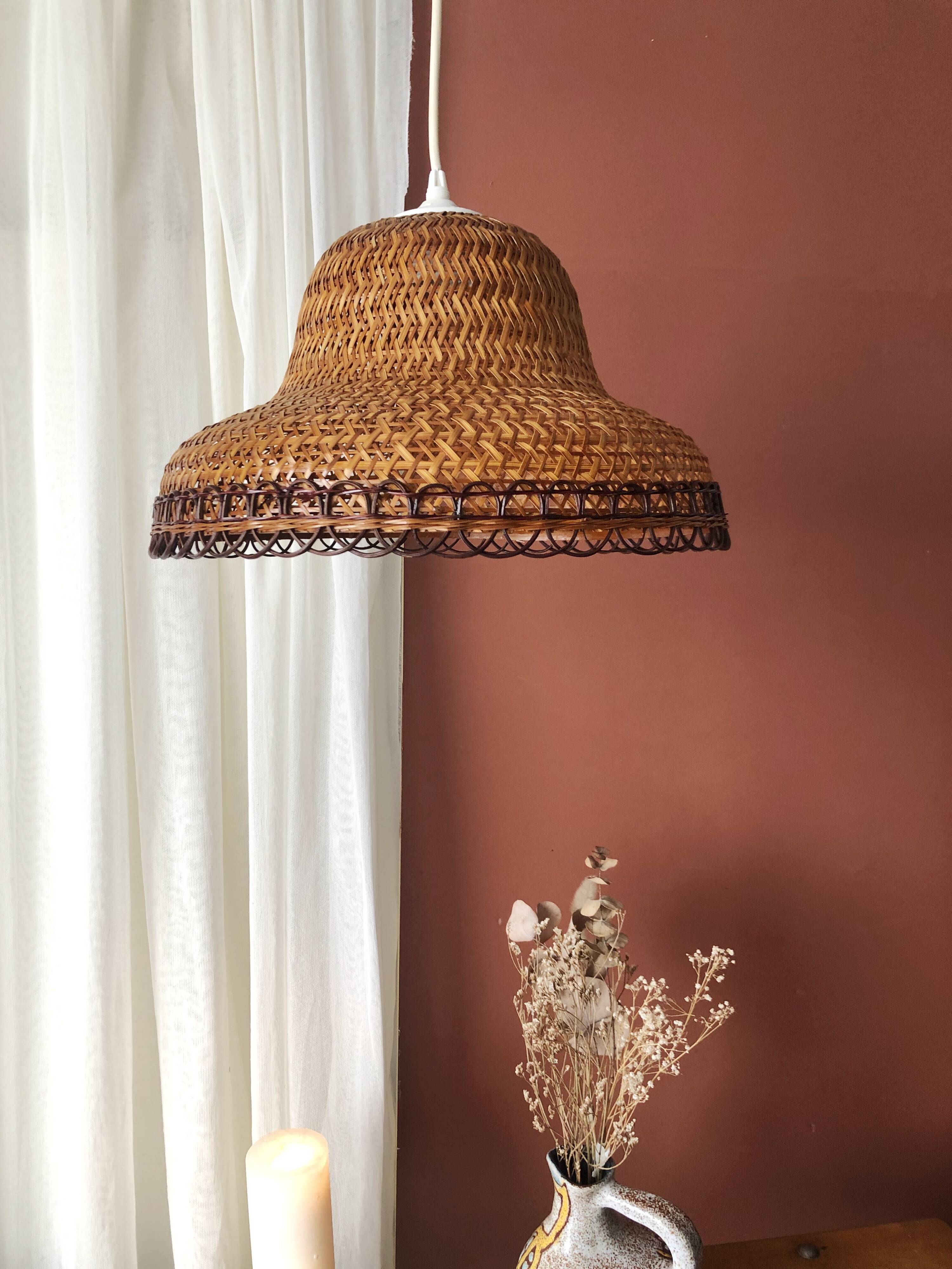 Braided wicker suspension