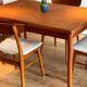 Chaises scandinaves vintage « Greta » en bouclette beige