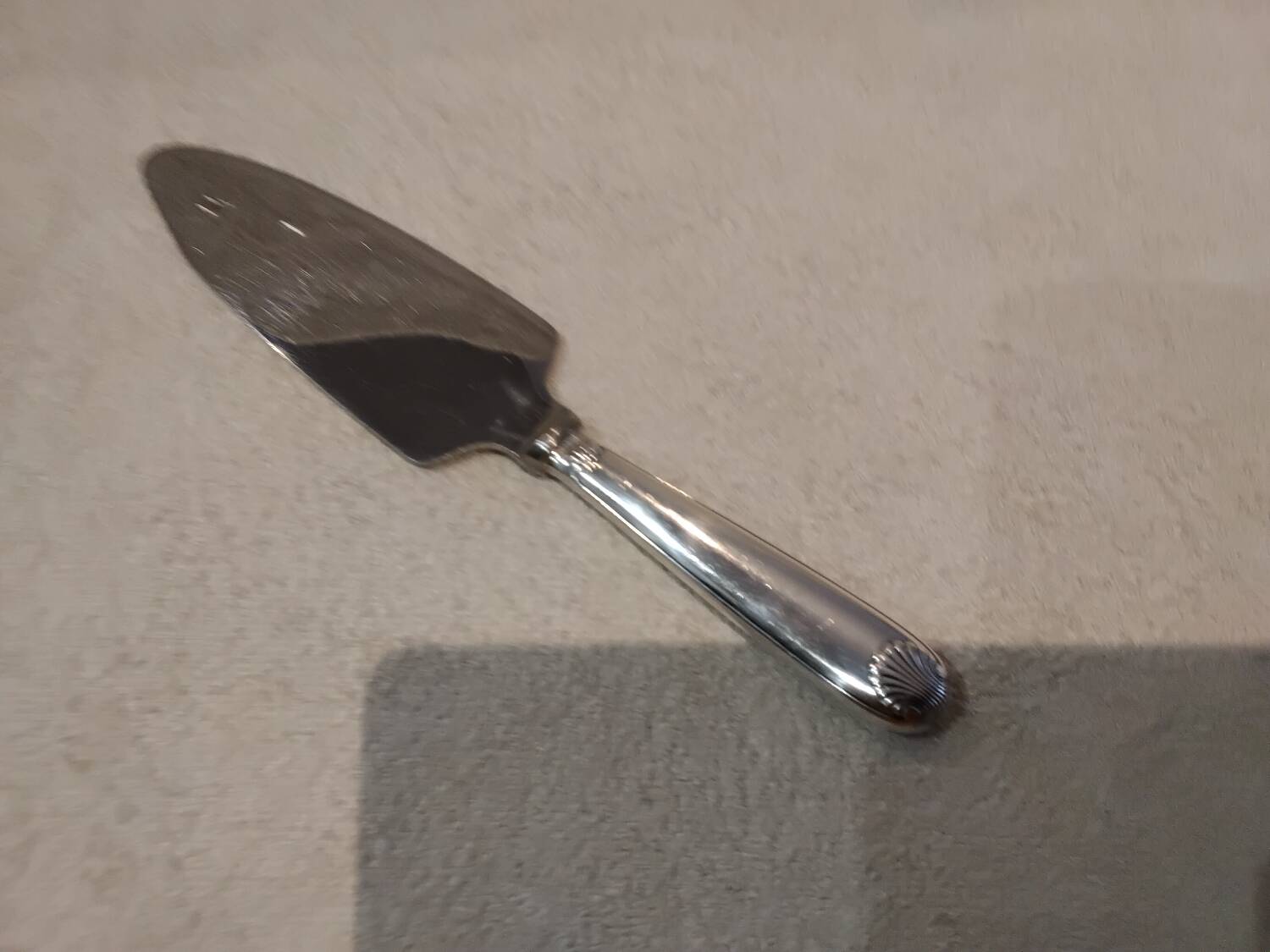 Christofle Vendome silver-plated metal cutting pie server