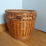 Basket paper in rattan and wicker