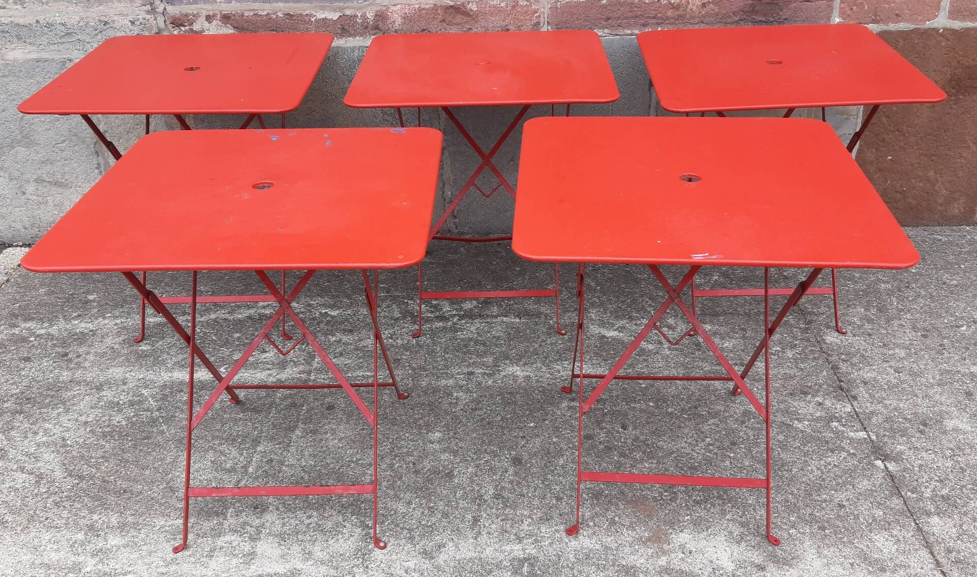 Folding bistro or garden table, made of metal. (Individually or in sets)