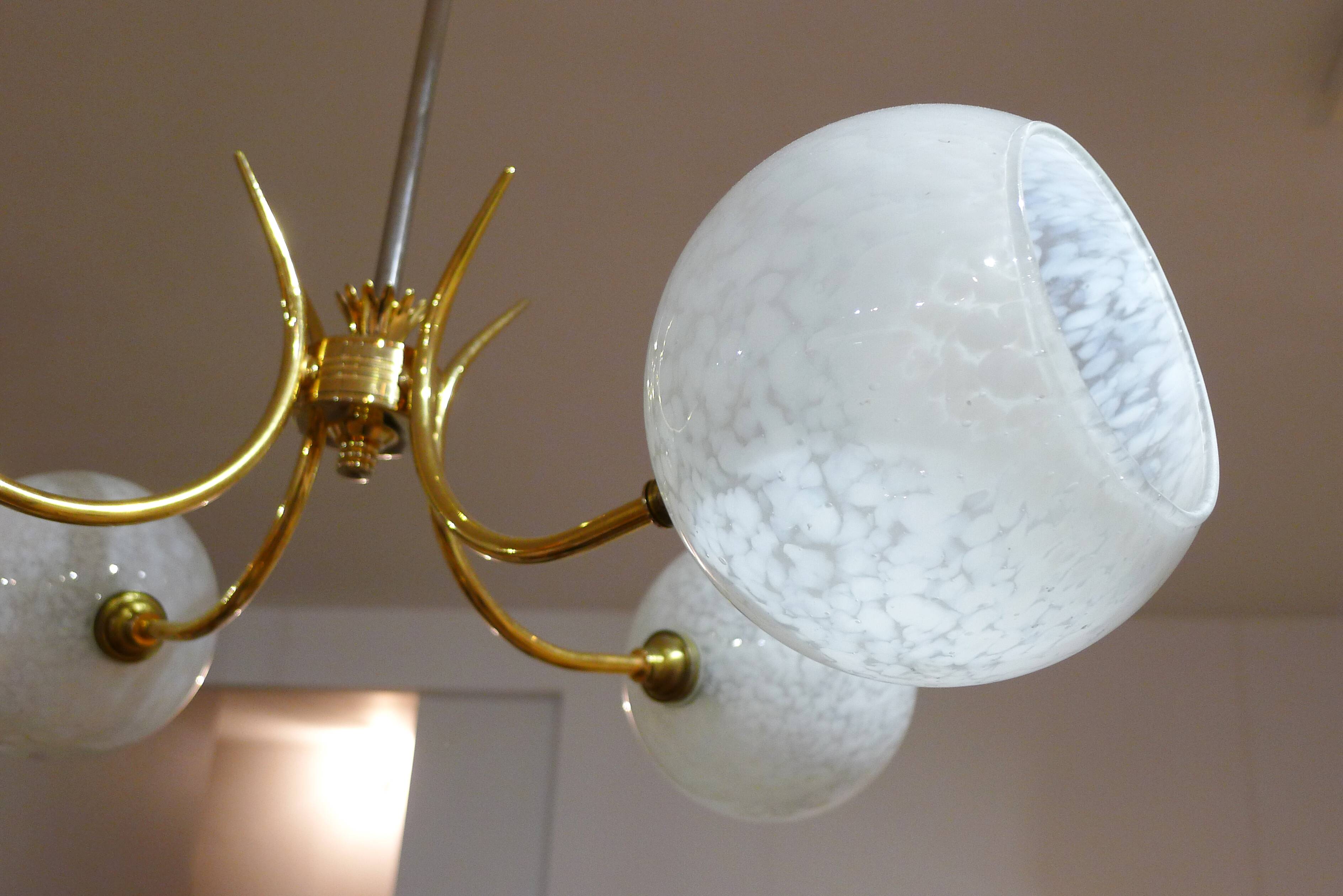 Chandelier 4 branches golden opalins globes speckled