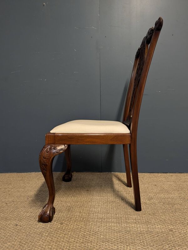 Chaise en acajou massif de style Chippendale