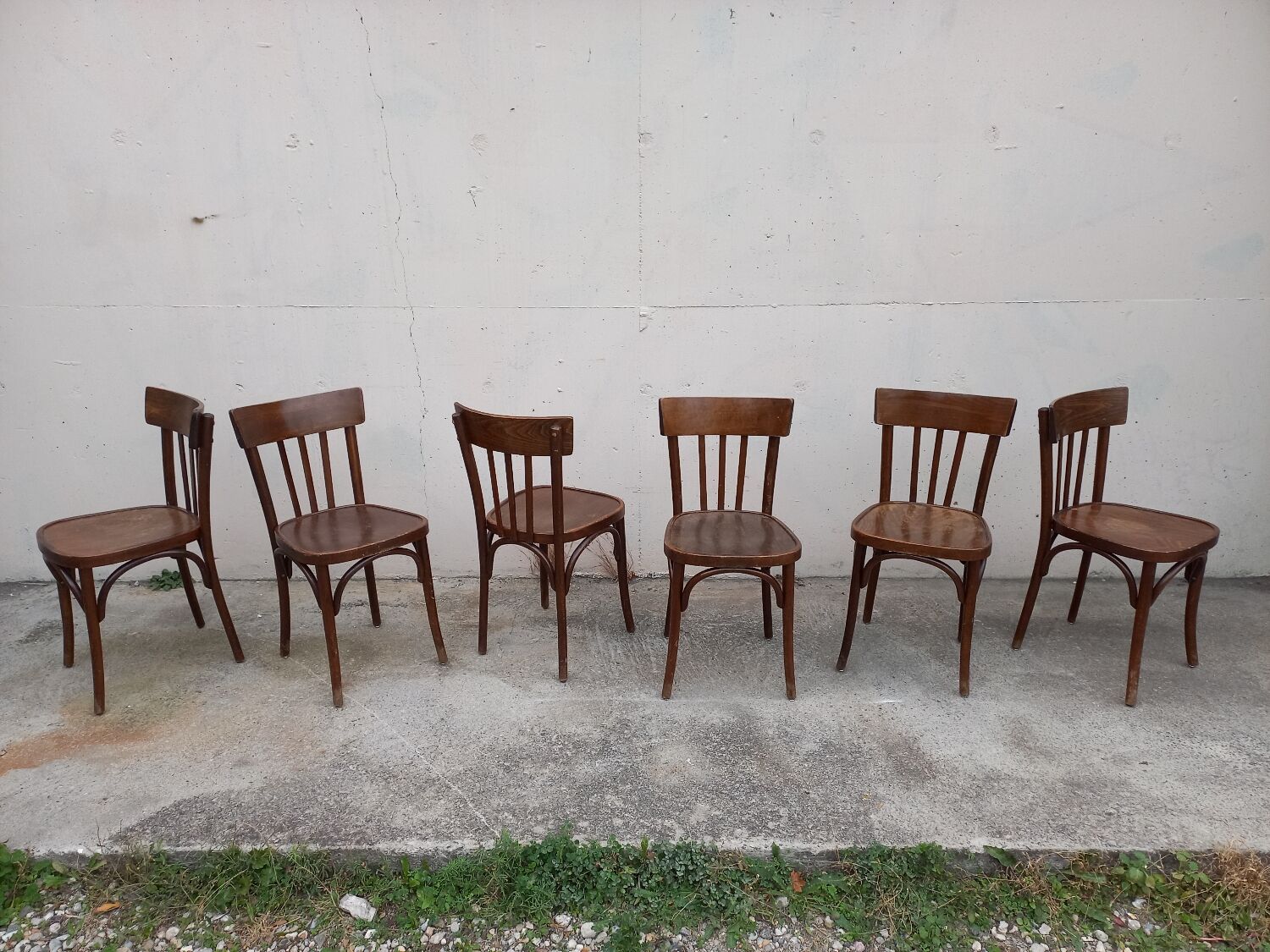 6 bistro chairs