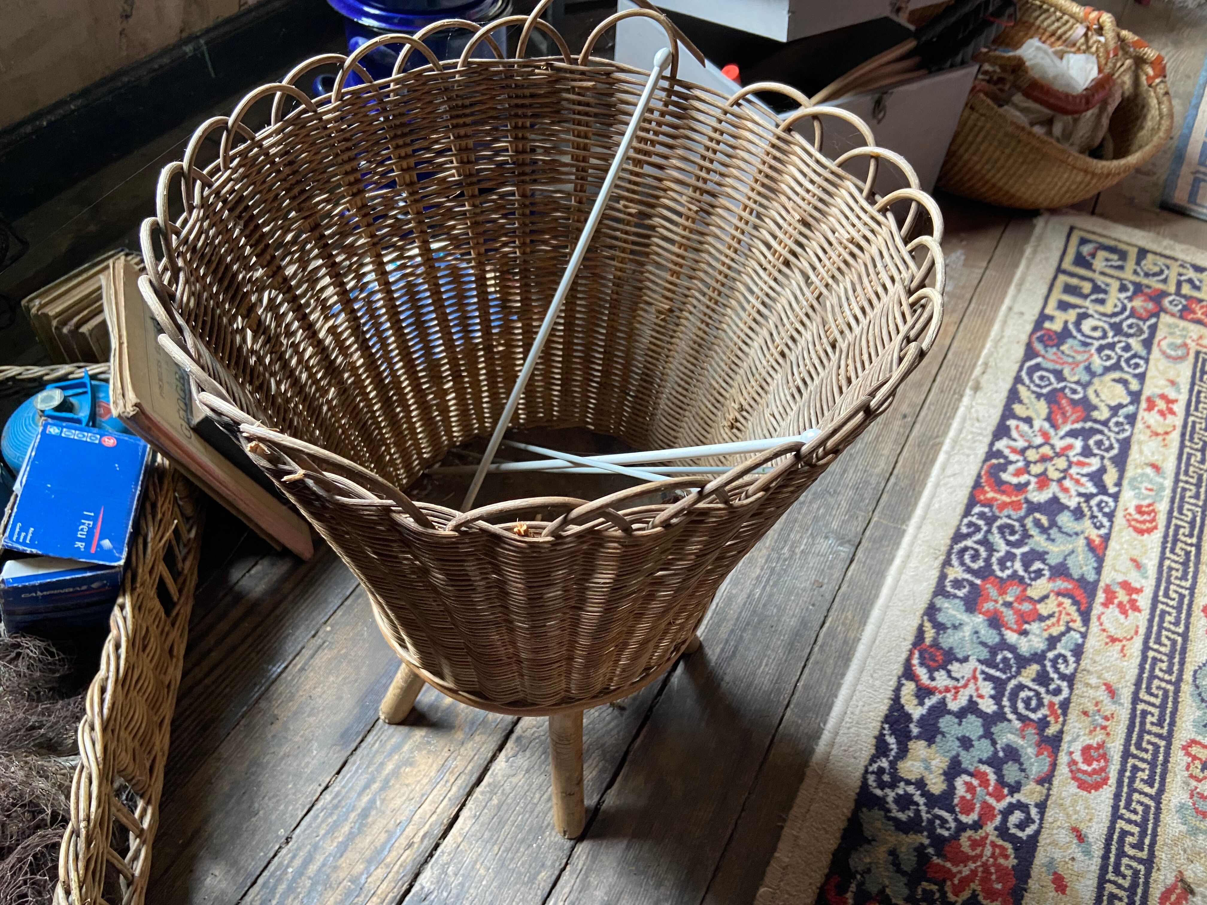 Rattan basket on feet
