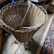 Rattan basket on feet