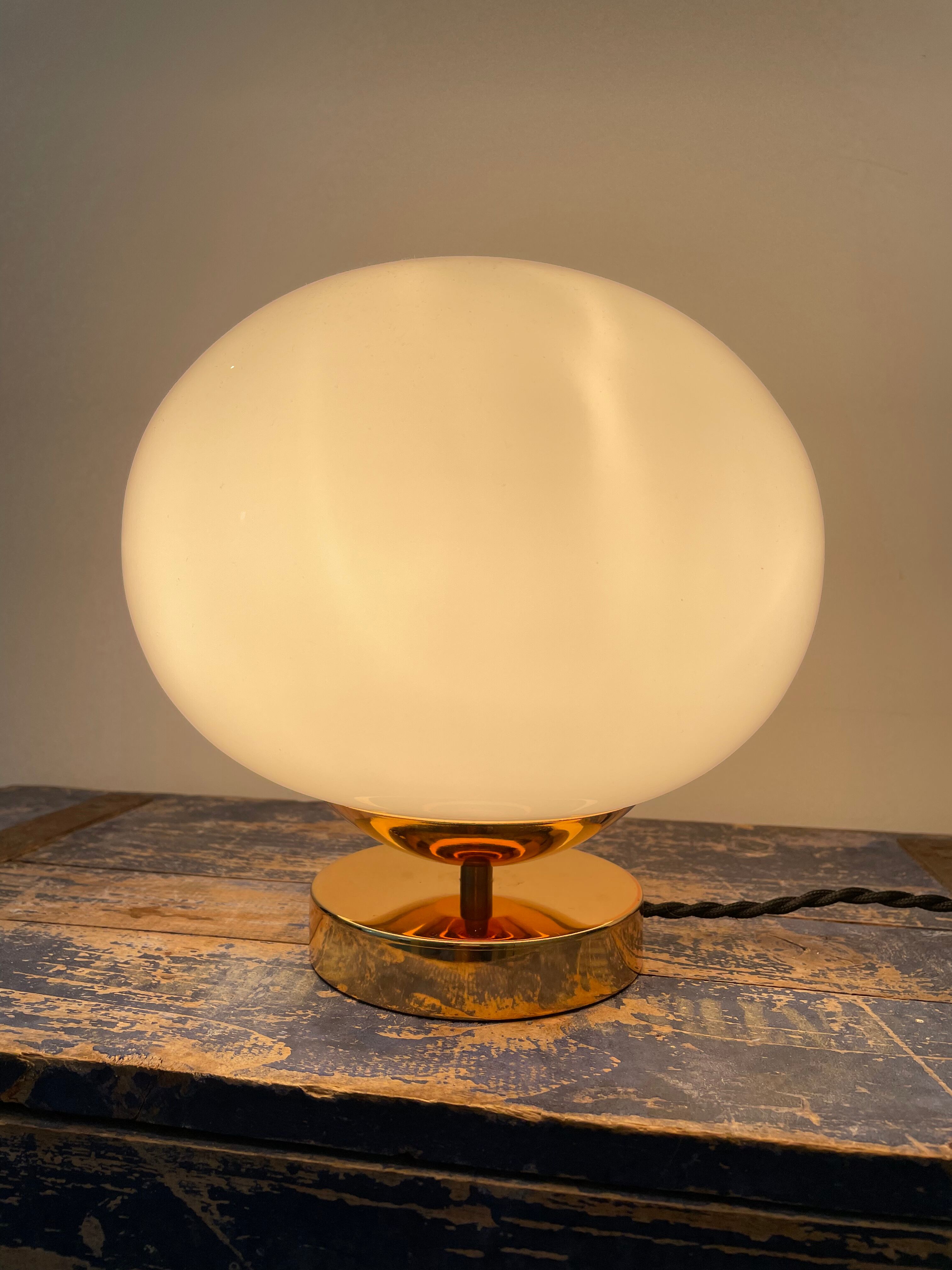 White opaline table lamp electrified to nine
