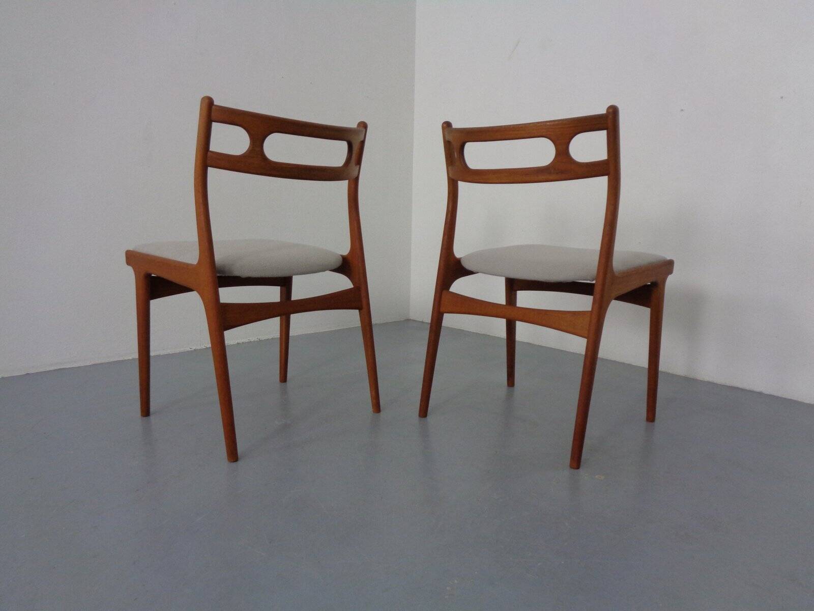 Model 138 Teak & Kvadrat Hallingdal Dining Chairs by Johannes Andersen for Uldum Møbelfabrik, Denmark, 1960s, Set of 2