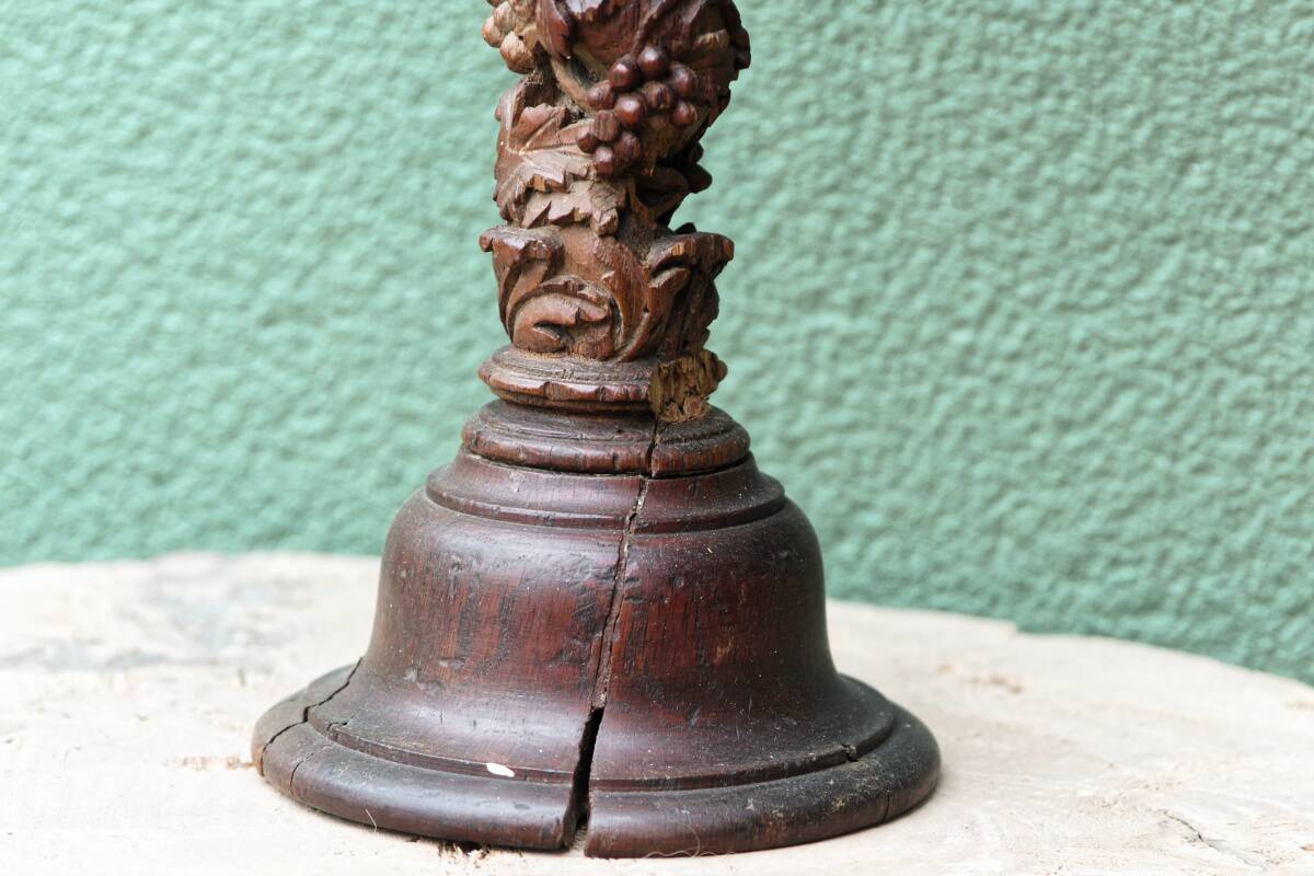 Carved wooden lamp, Corinthian column, 17th century