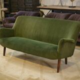 Green velvet canapé 1960s