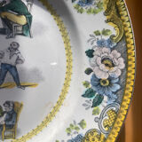 Choisy le roi - rare pair of polychrome rebus plates