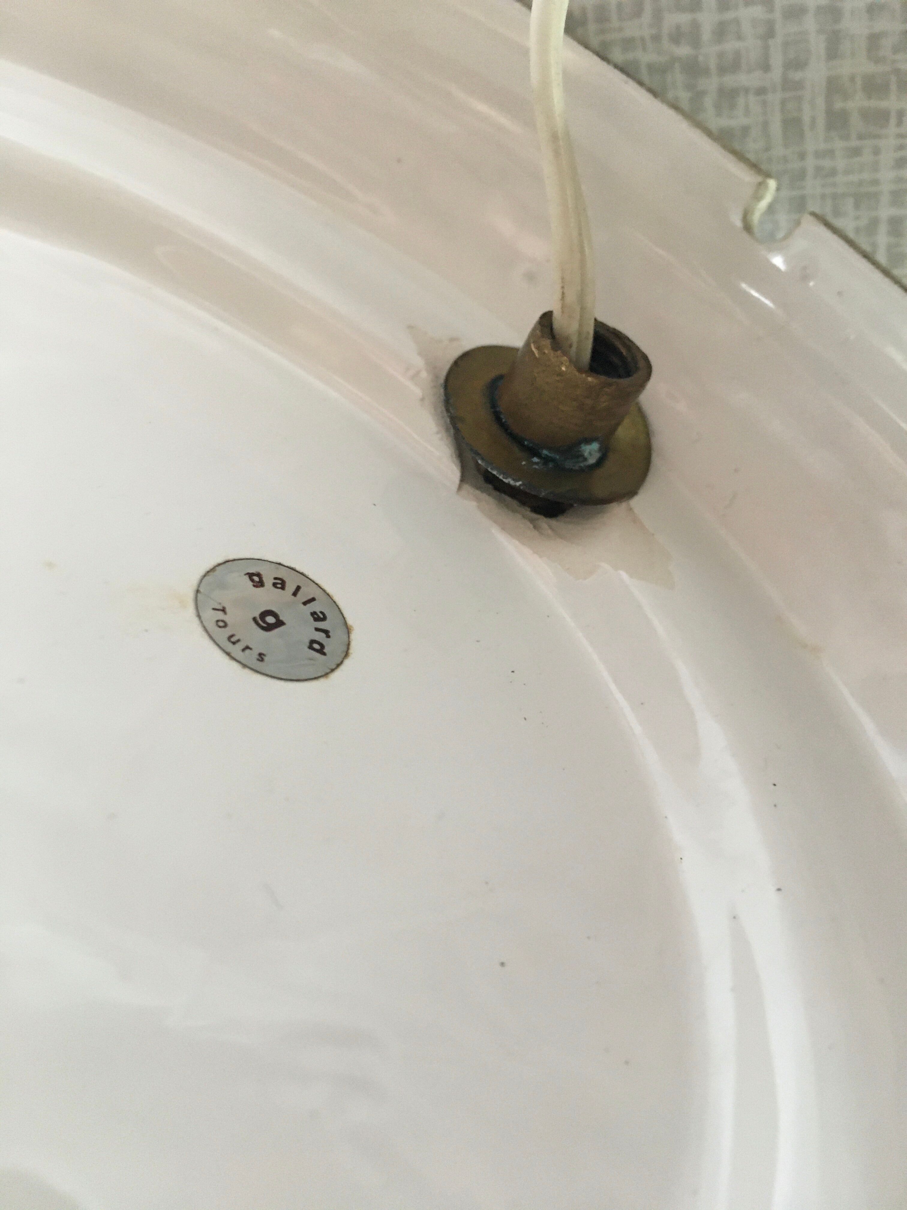 Triple white ceramic dove lamp