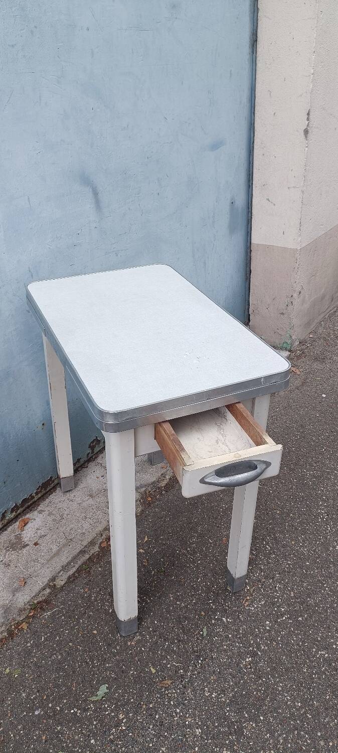 Table de cuisine vintage
