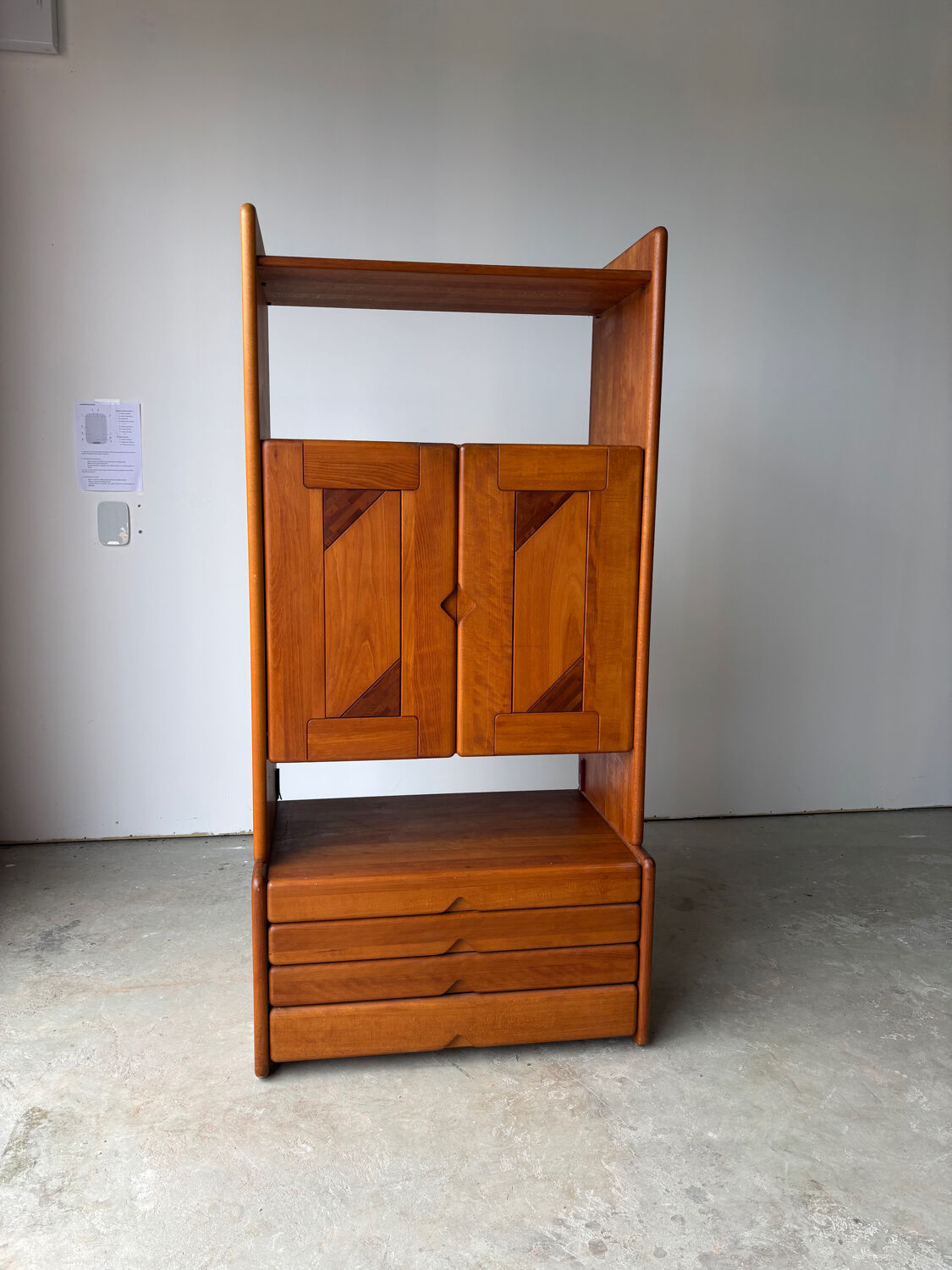 Modular enfilade by Soren Nissen & Ebbe Gehl, modelled by Fagus Seltz.