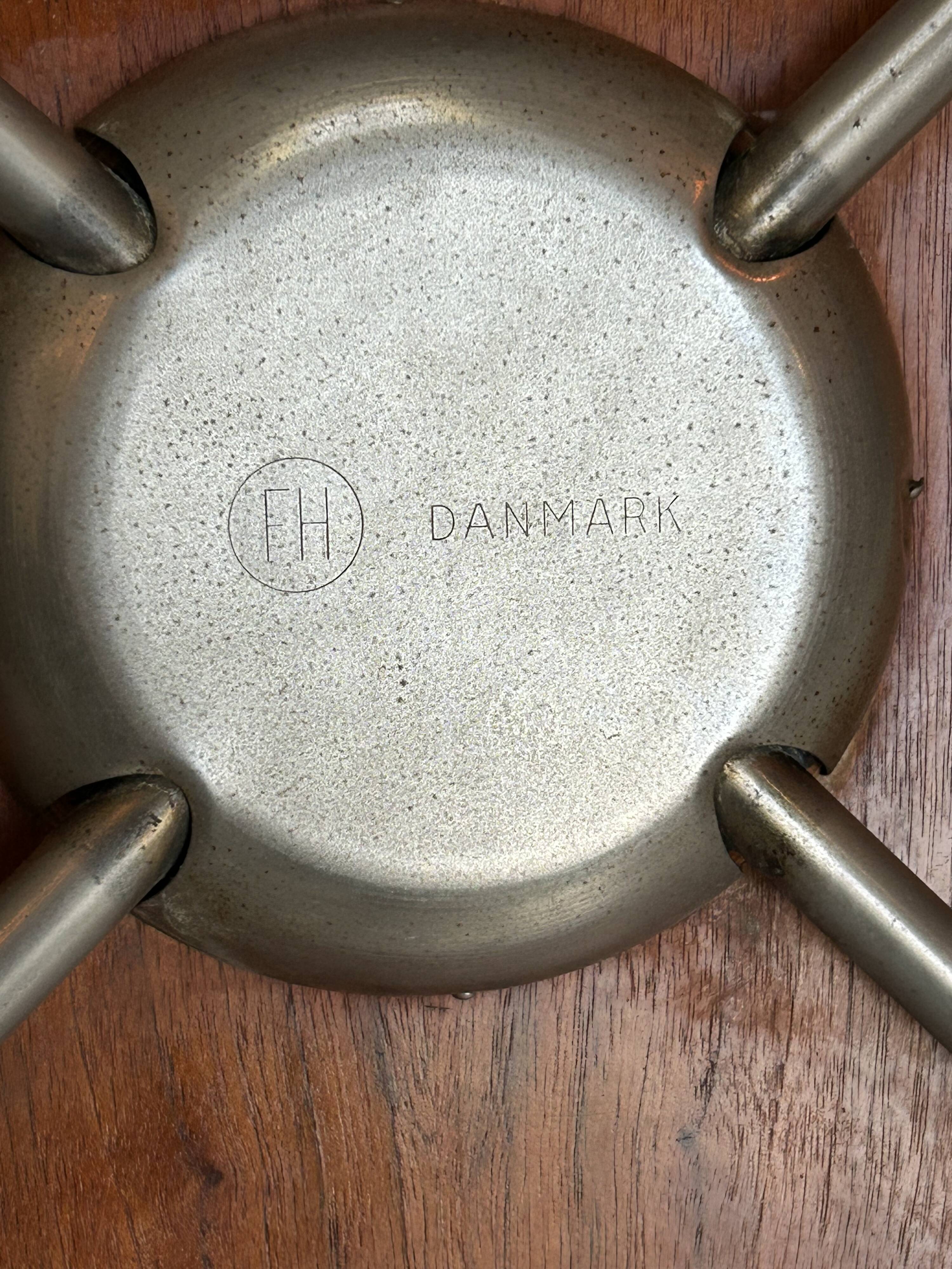 Set of two Franz Hensen series 7 (3107) Arne Jacobsen vintage chairs.