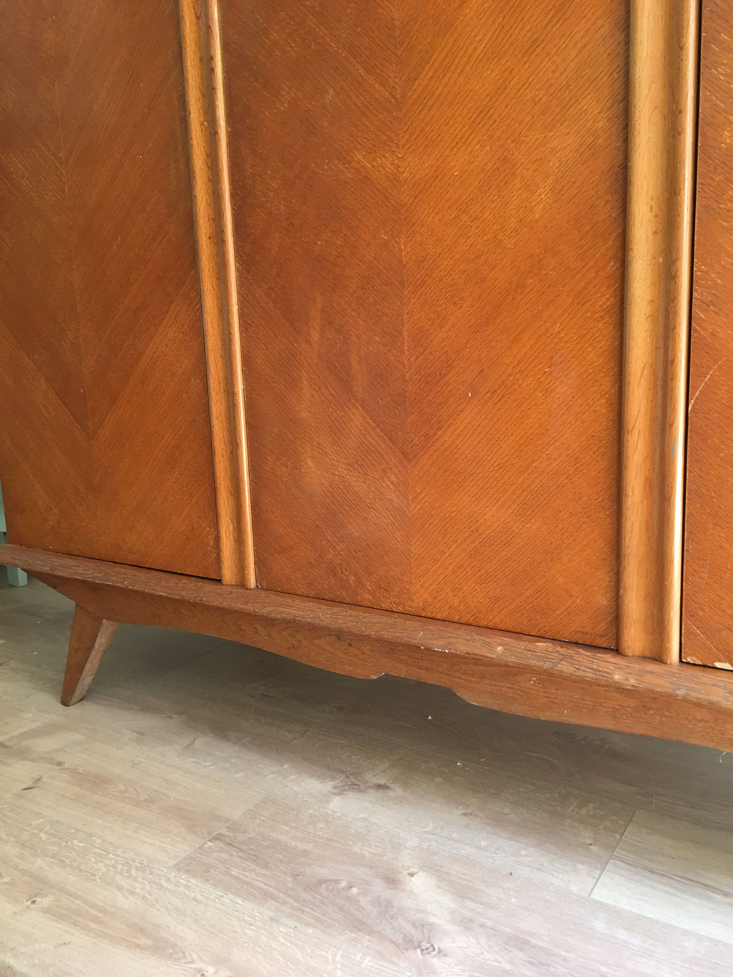 Vintage 3-doors cabinet with feet compass