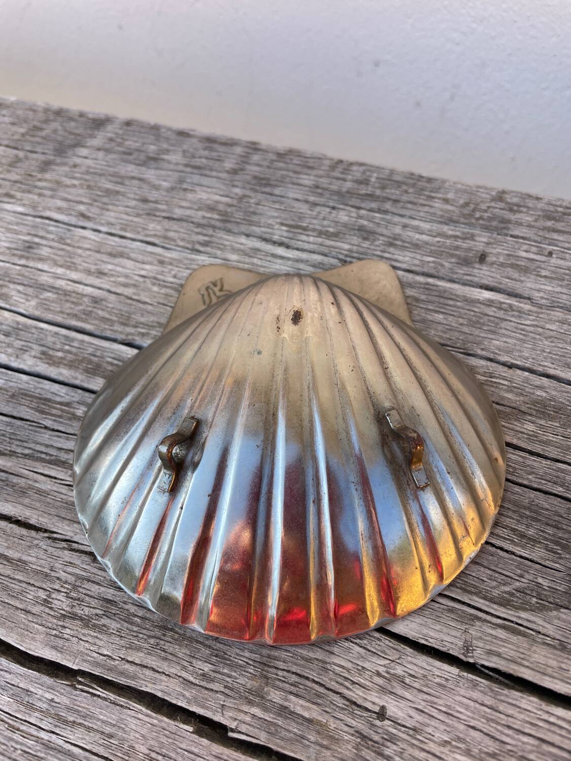 Silver-plated metal shell bowl