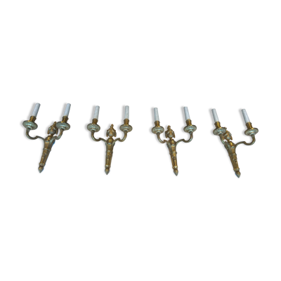 Suite de 4 appliques en bronze de style Louis XVI