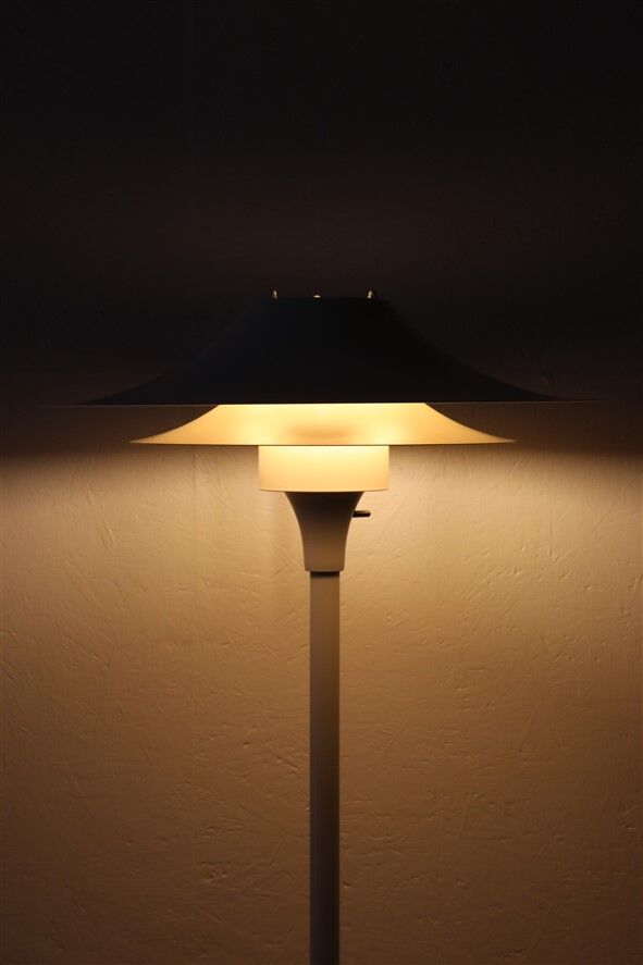Lyfa floor lamp / cream-white / mid-century / Danish modern design / multilayer / 1970s