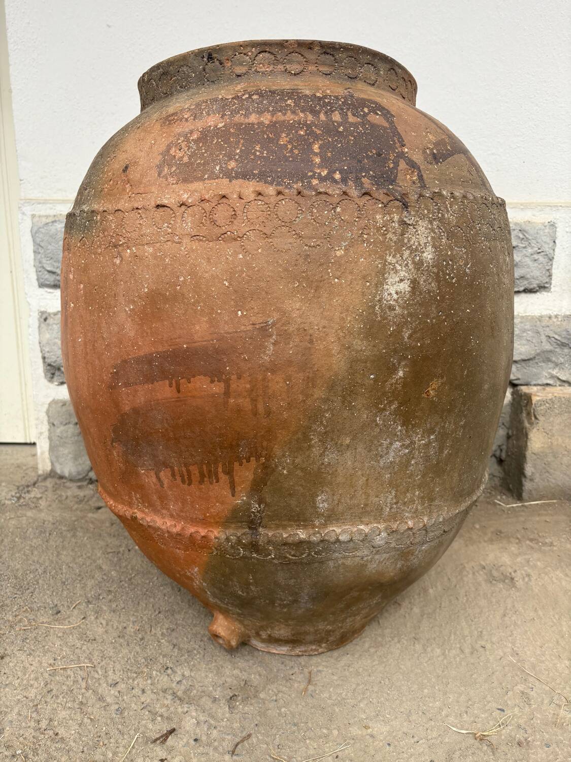 Old oil jar, Spain, Tinaja, 18th century.