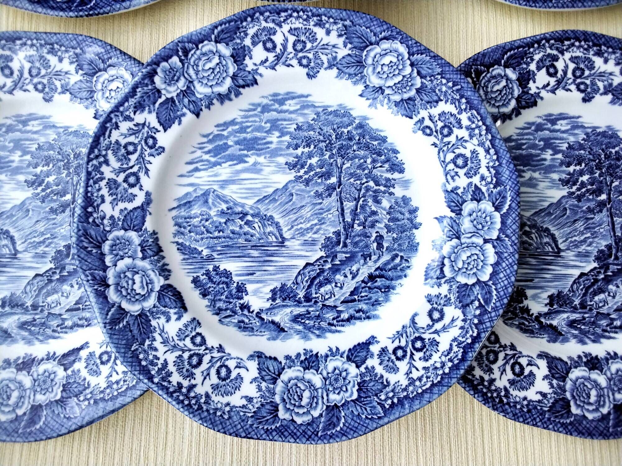 6 Lochs of Scotland Enoch Wedgwood Dessert Plates
