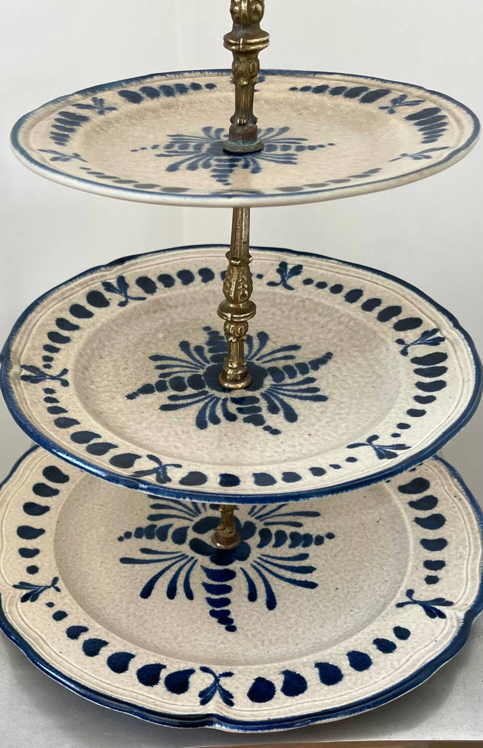 Pornic earthenware display stand.