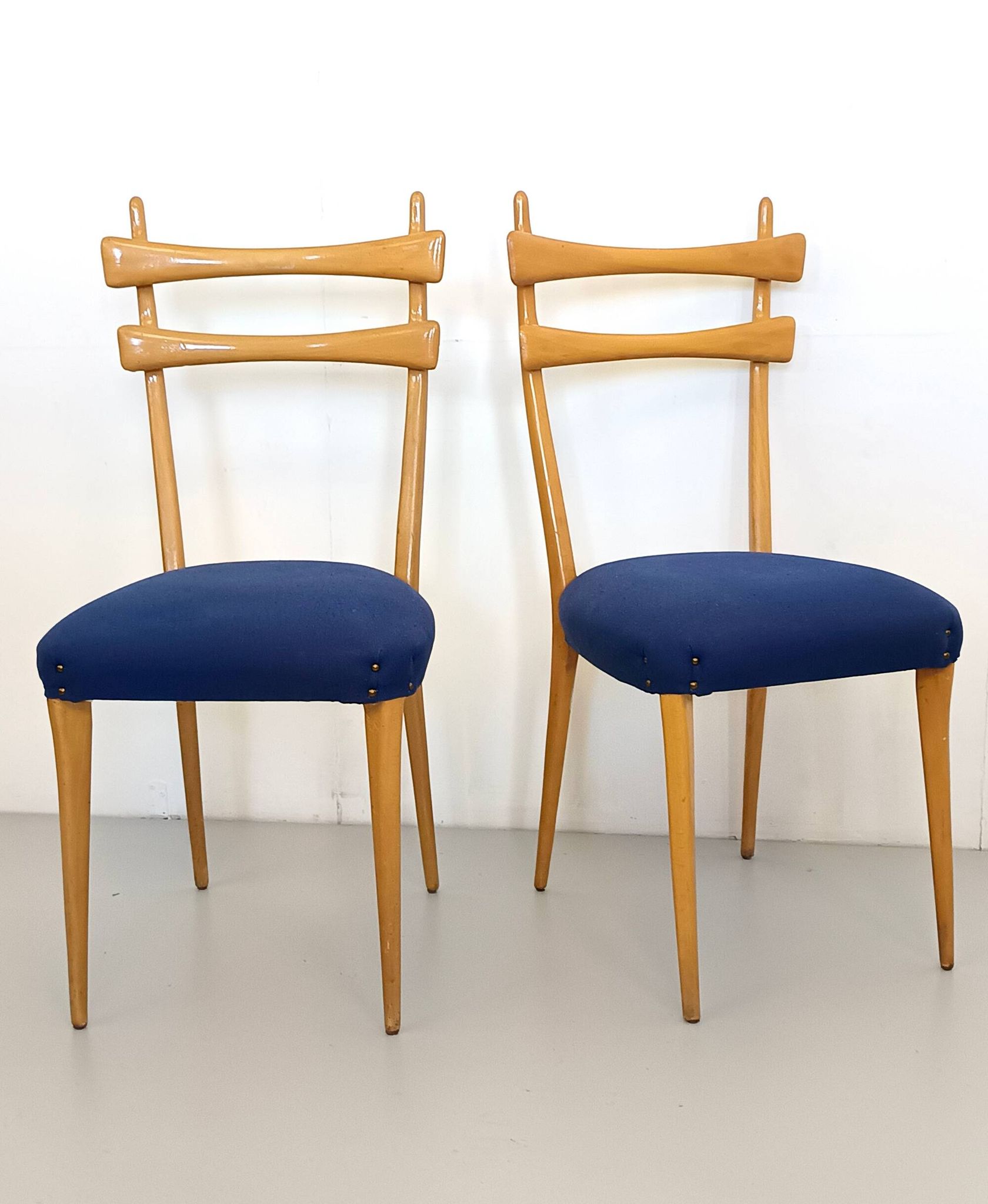 Vintage Maple Dining Chairs with Ultramarine Blue Fabric, 1950s, Set of 5