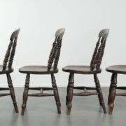 Set of 4 antique English wooden Windsor pub/bistro chairs from 19th century