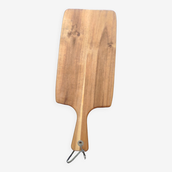 Planque à découper en bois avec son manche et attache en cuir sur bague