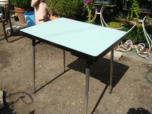 Green vintage formica table 60