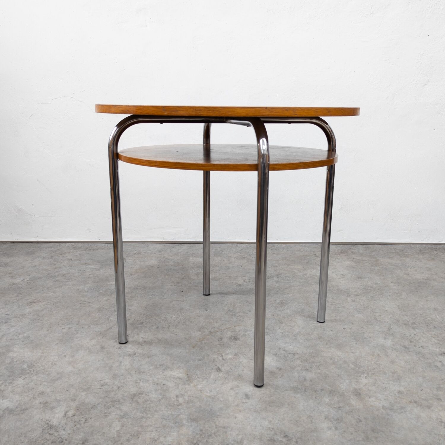 Table Bauhaus en tube d'acier par Petr Vichr