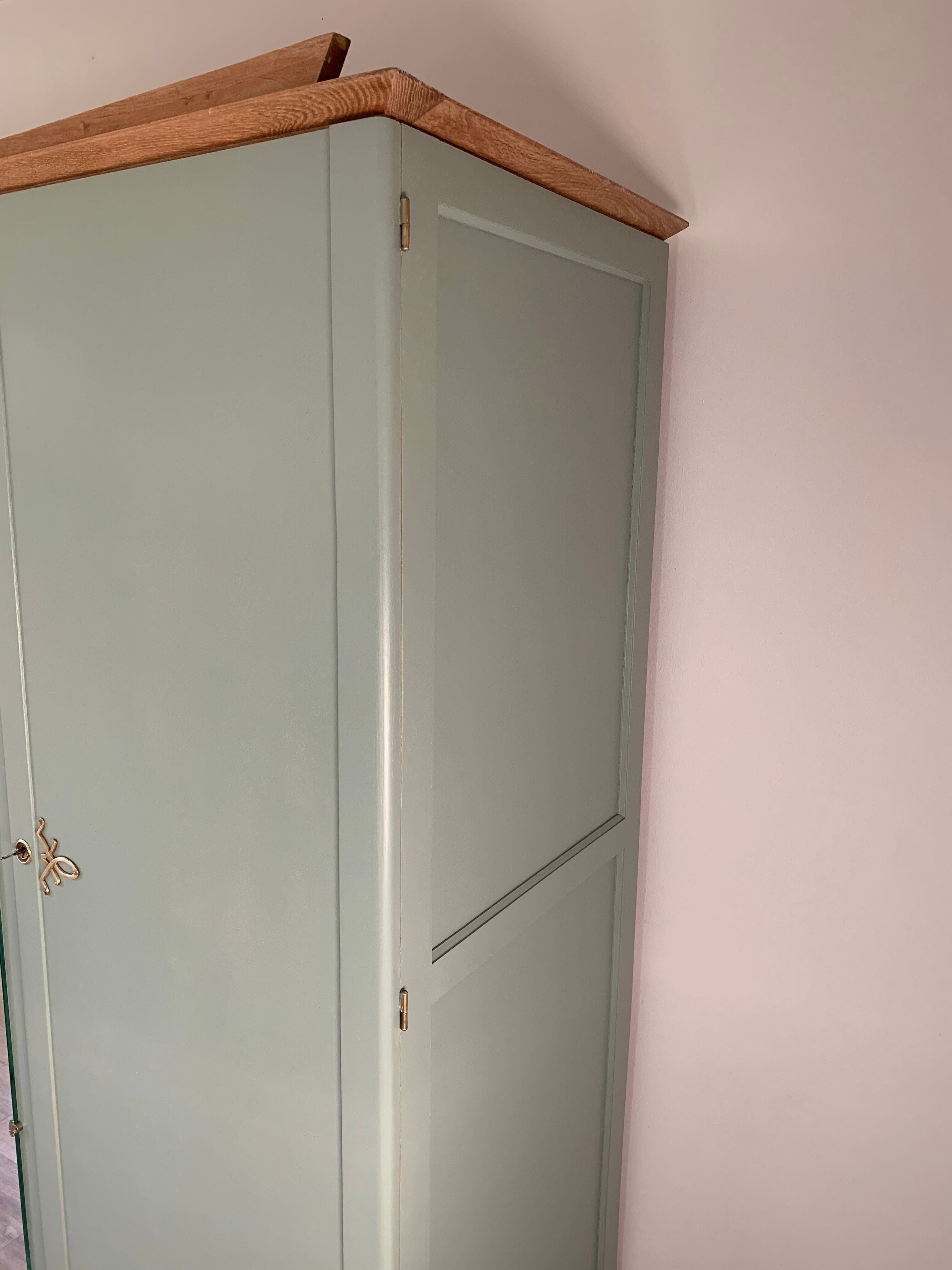 Eucalyptus cabinet