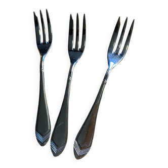 Box of dessert forks