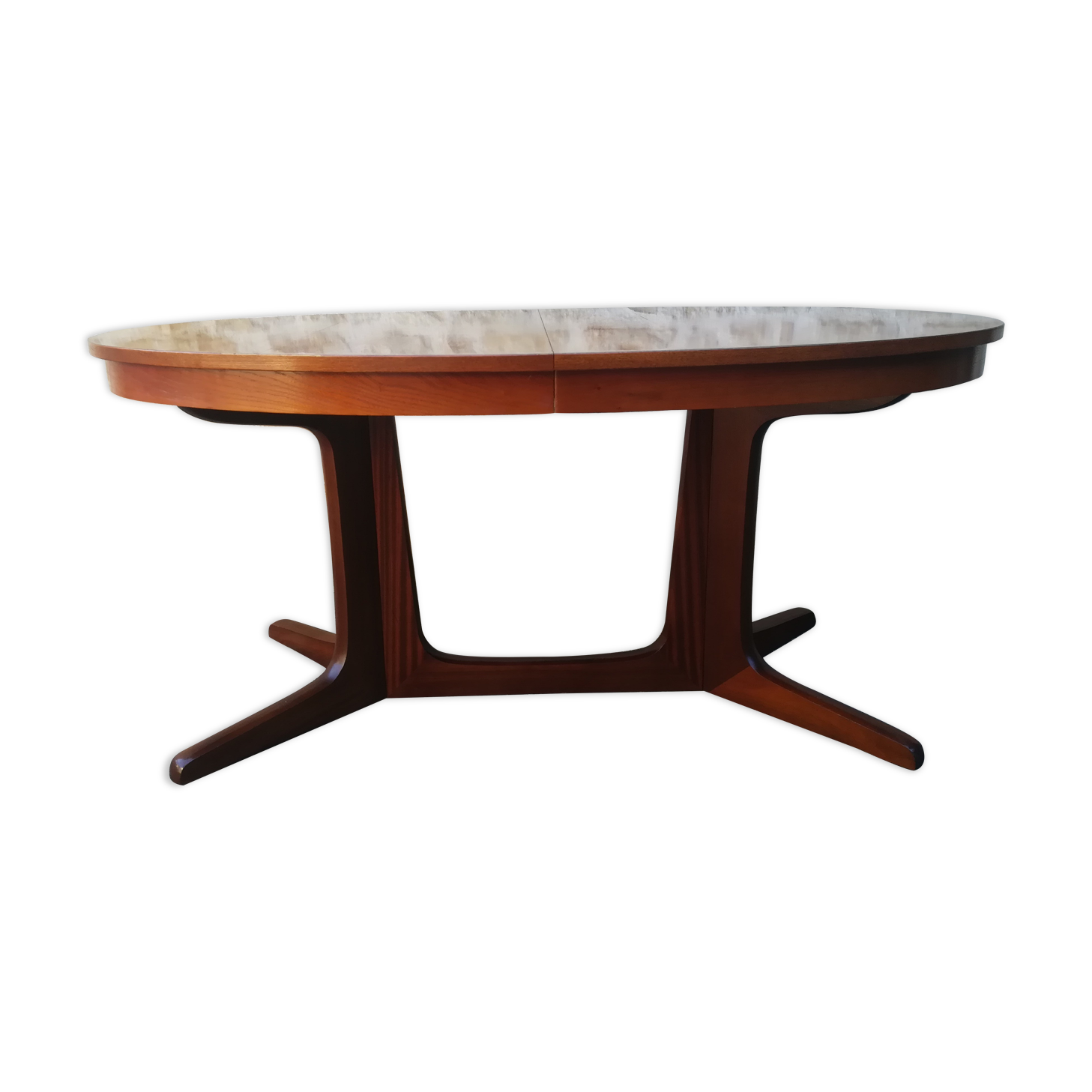 Scandinavian table