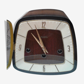 Herlme clock