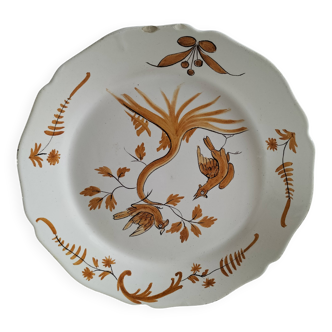 Antique Moustiers style plate, Museums of France edition