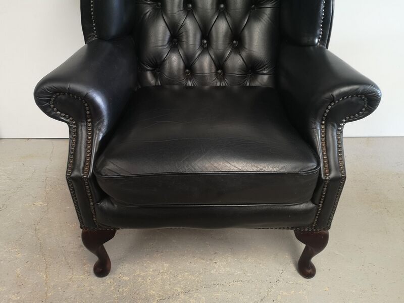 Fauteuil bergère chesterfield cuir noir