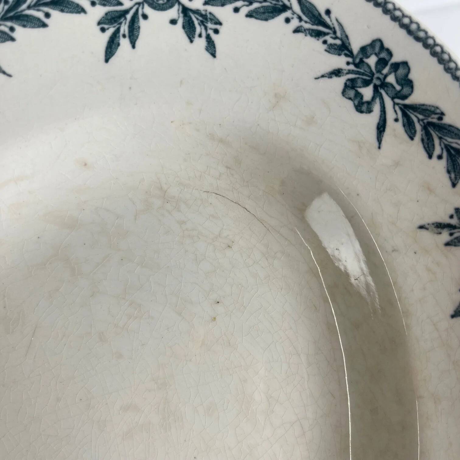 Large oval ironstone dish model "Laurels" by Moulins des Loups - Hamage, 1900
