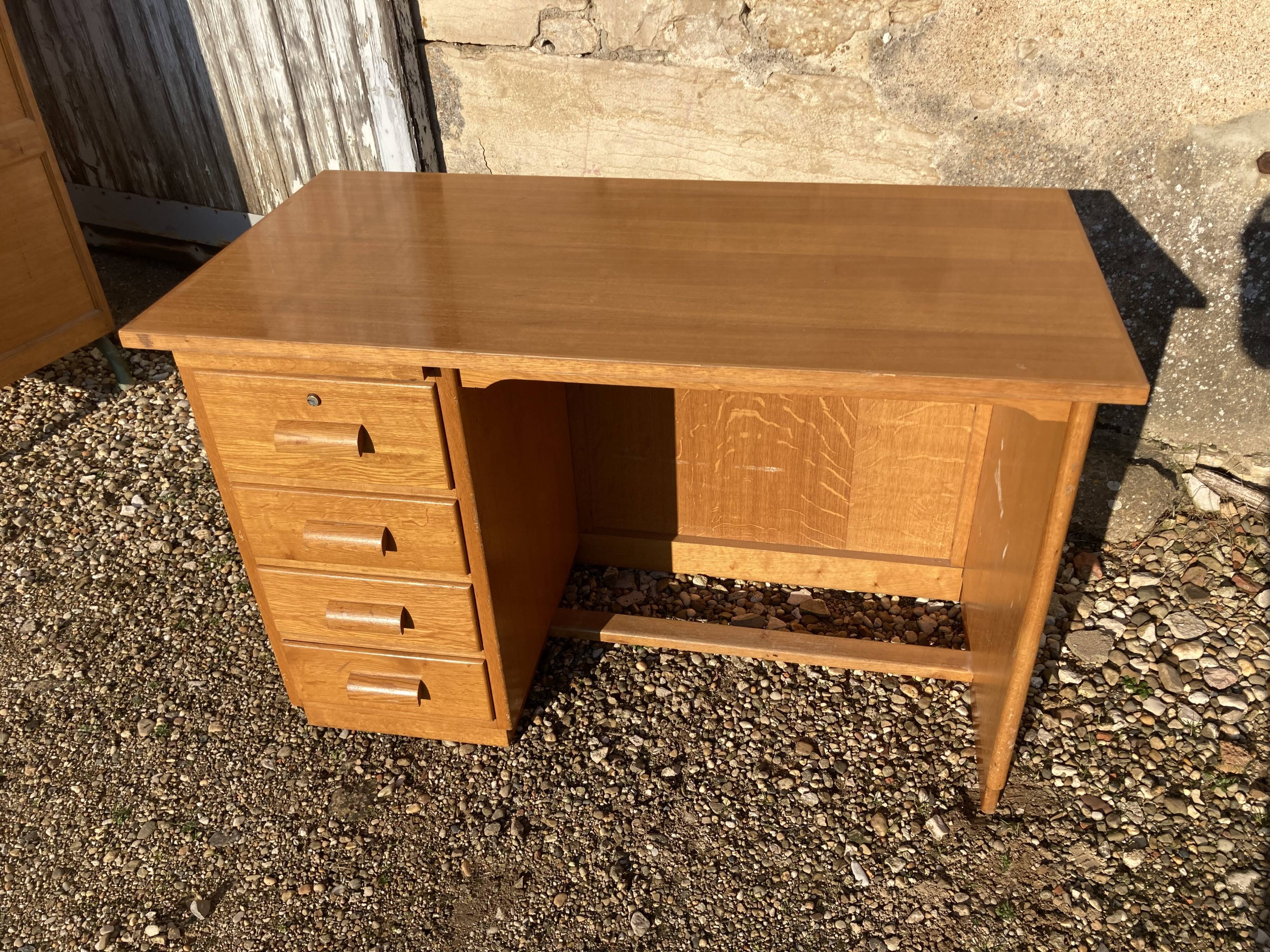 Oak administration office