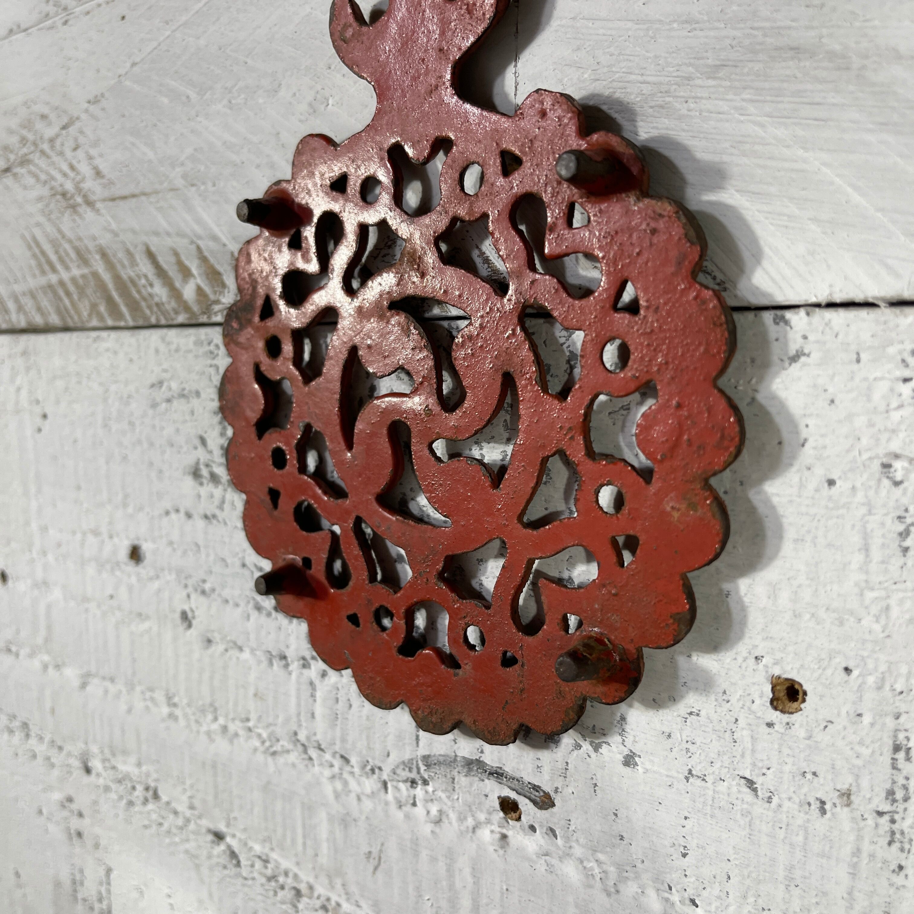 Cast iron flat trivet