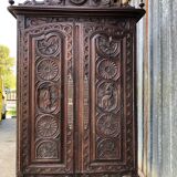 Armoire bretonne ancienne en chêne sculpté