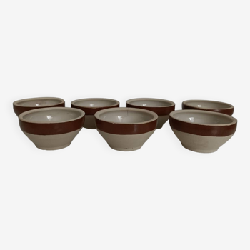 Set of 7 small stoneware bowls