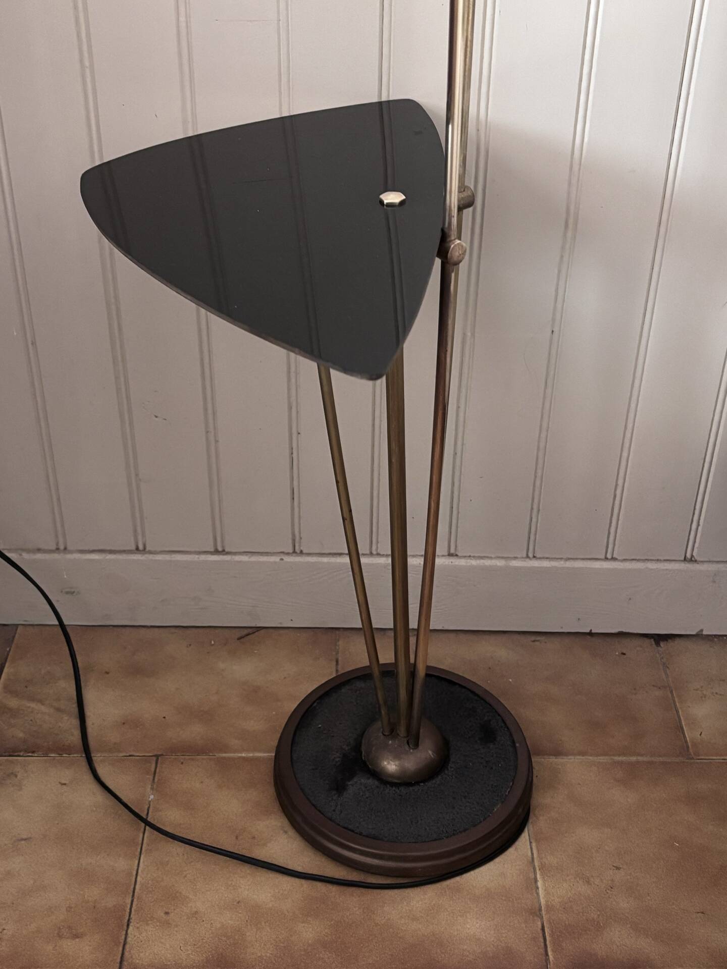 1950s Modernist Floor Lamp with Reading Light, brass and filigree glass.