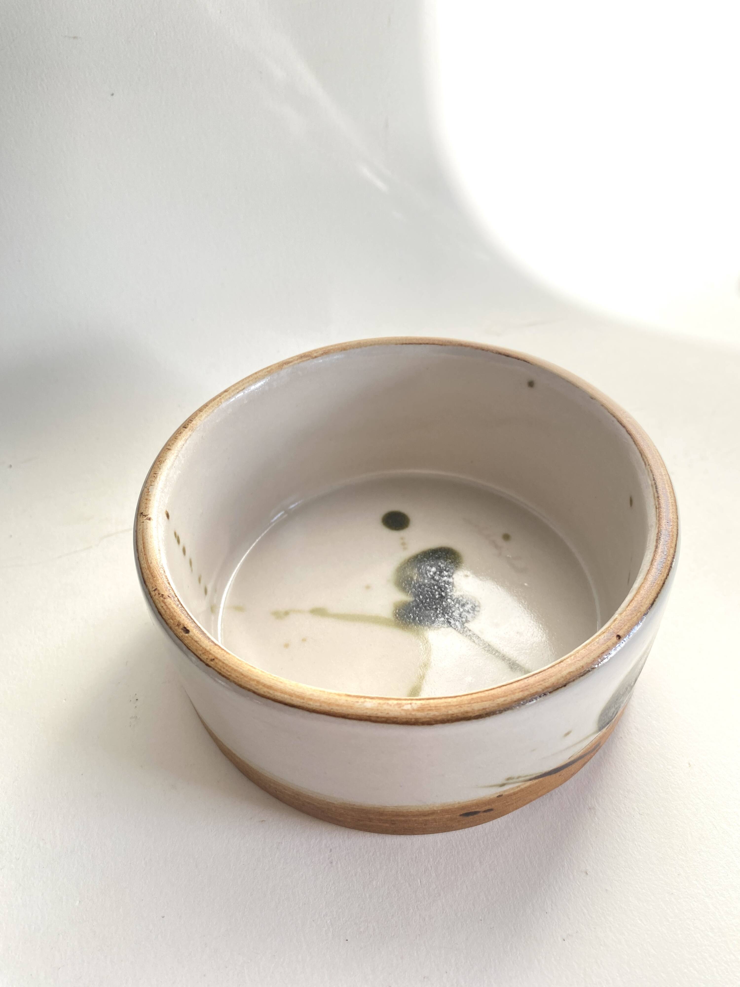 Stoneware dish signed La Colombe pottery, 50s/60s