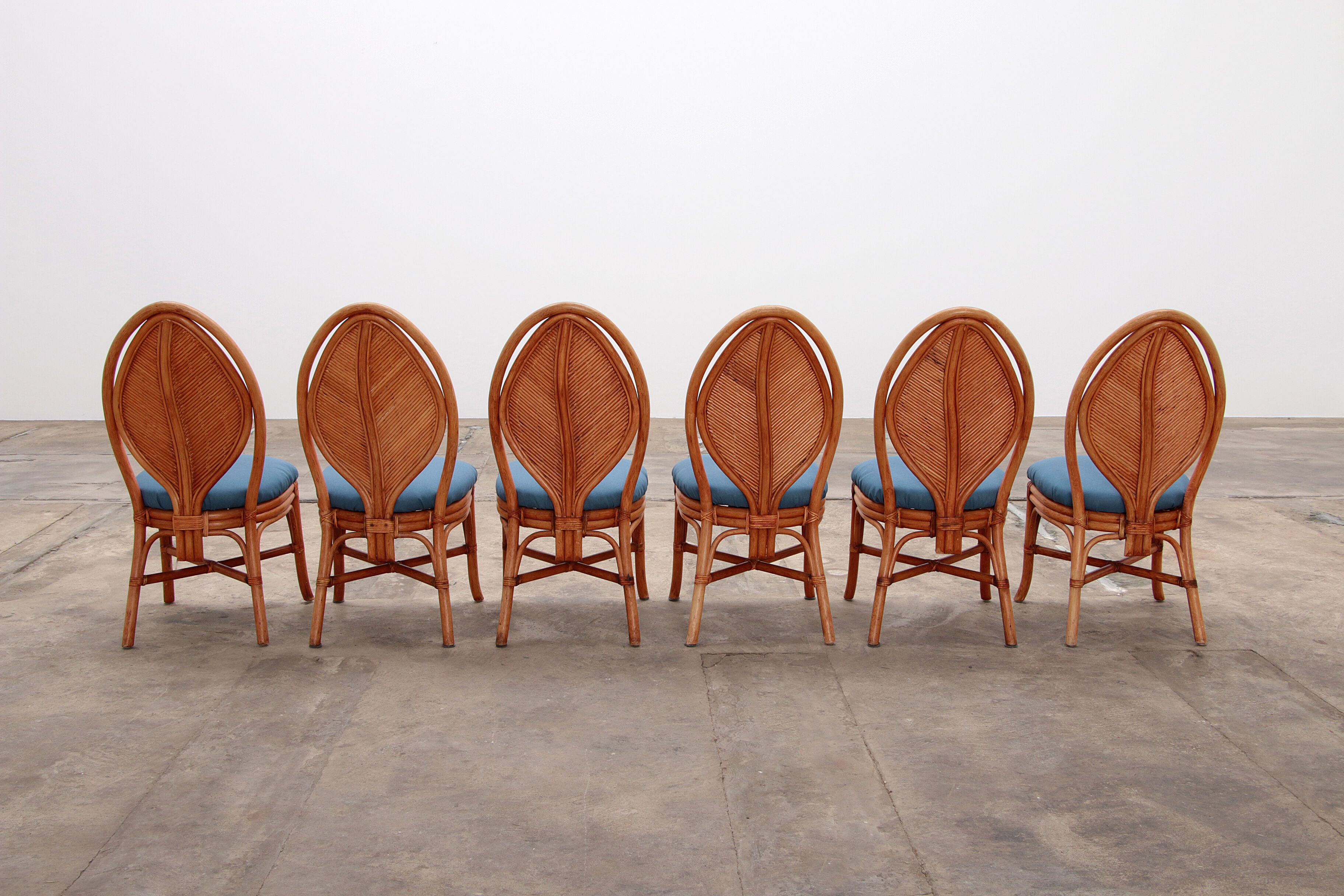 Bohemian bamboo mcguire dining table set with 6 palm leaf chairs, 1960 france.